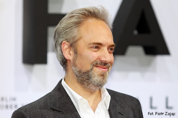 Film director Sam Mendes attends " Skyfall " premiere in Berlin
