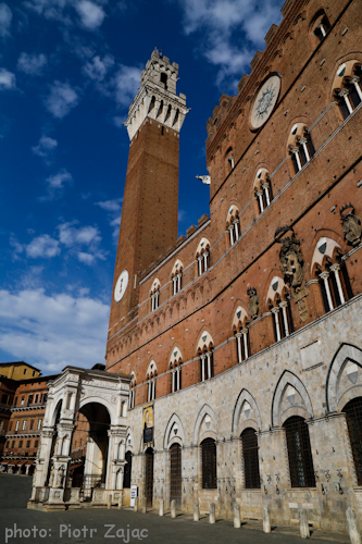 Palazzo Pubblico at Piazza del Campo in Siena, Italy