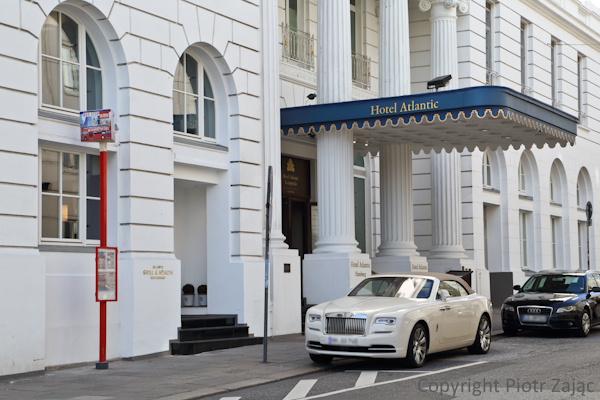 Entrance to the Hotel Atlantic at Holzdamm street.