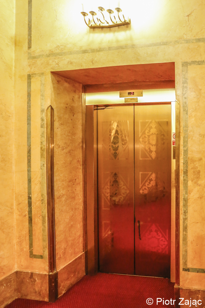 The Grandhotel Pupp lobby.